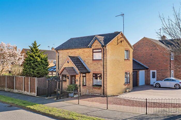 2 Bedroom Detached House For Sale In Cleveland Avenue, Kettering, NN16