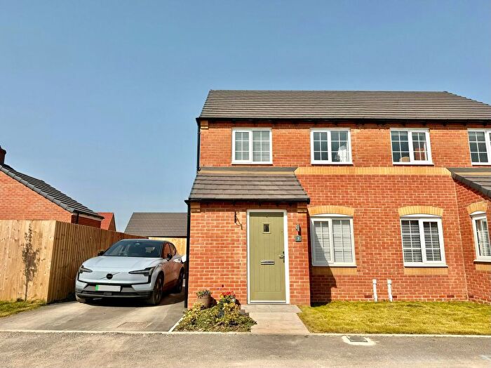 3 Bedroom Semi Detached House To Rent In Auburn Avenue, Hornsea, HU18