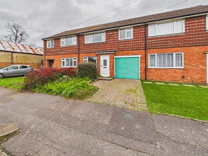 3 Bedroom Terraced House For Sale In Kentwood Close, Tilehurst, Reading, RG30