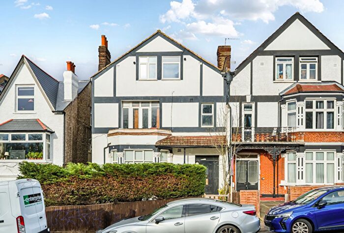 1 Bedroom Flat For Sale In Streatham Common North, London, SW16