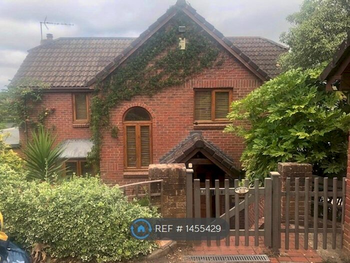 4 Bedroom Detached House To Rent In Foxholes Hill, Exmouth, EX8