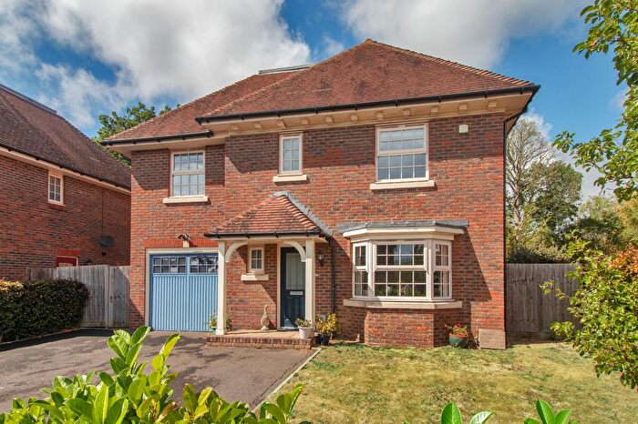 4 Bedroom Detached House For Sale In Parsonage Croft, Etchingham, East Sussex, TN19