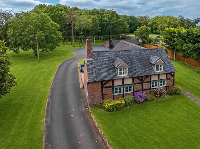 3 Bedroom Cottage For Sale In Cruise Hill, Ham Green, Redditch, B97