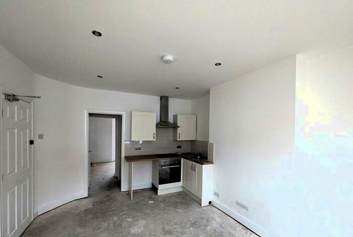 1 Bedroom Flat To Rent In Walthall Street, Crewe, CW2