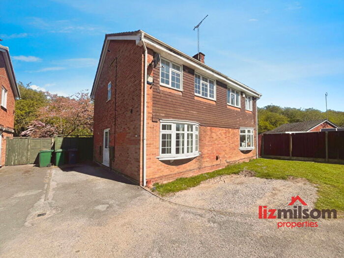 3 Bedroom Semi-Detached House For Sale In Wren Close, Woodville, Swadlincote, DE11