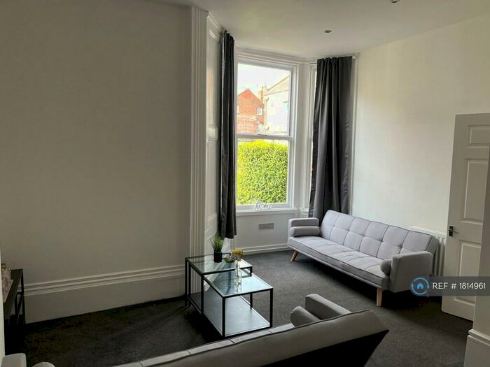 2 Bedroom Flat To Rent In Argyle Square, Sunderland, SR2