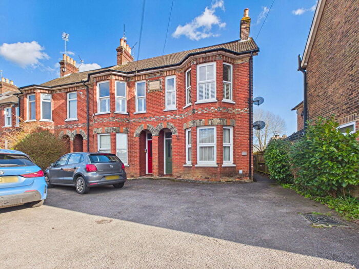1 Bedroom Maisonette For Sale In Station Road, Horsham, West Sussex, RH13