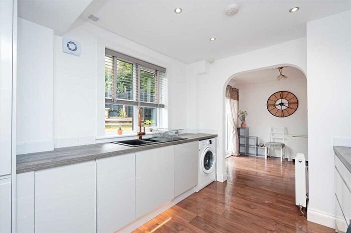 2 Bedroom End Of Terrace House For Sale In Anderson Crescent, FK1