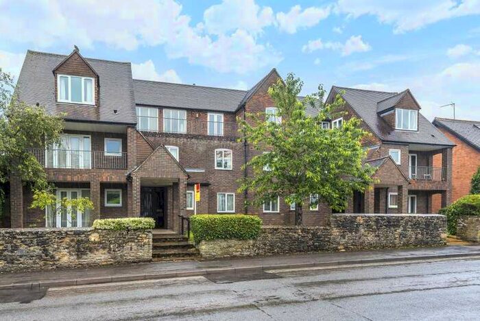 2 Bedroom Apartment To Rent In Hensington Road, Woodstock, OX20