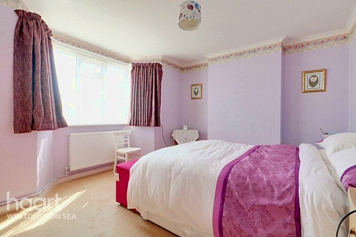 2 Bedroom Semi-Detached Bungalow For Sale In Thornford Gardens, Southend-On-Sea, SS2