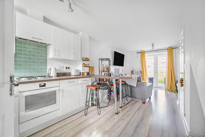 3 Bedroom Town House For Sale In Fuchsia Road, Emersons Green, BS16