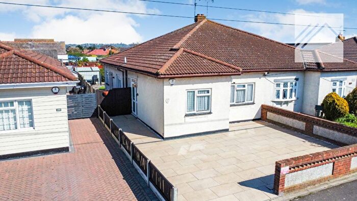 3 Bedroom Bungalow For Sale In Long Road, Canvey Island, SS8
