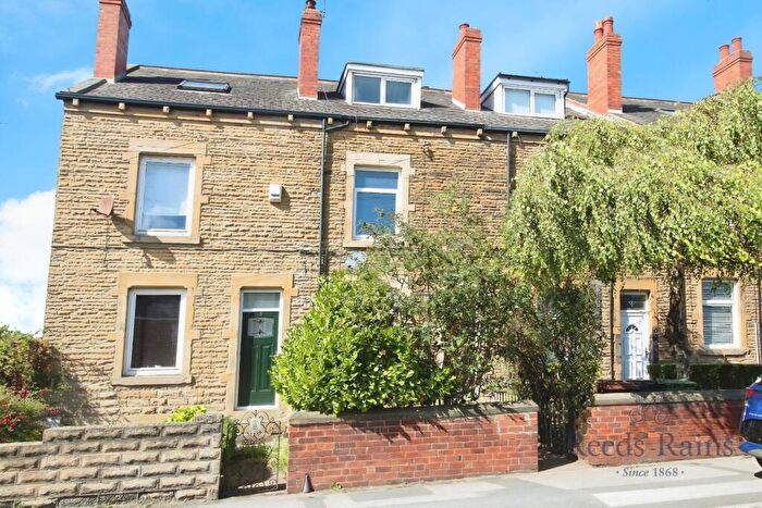 4 Bedroom Terraced House For Sale In Wakefield Road, Rothwell, Leeds, West Yorkshire, LS26