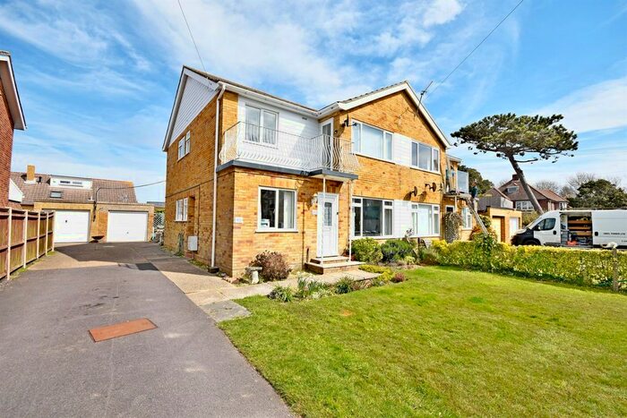 2 Bedroom Flat To Rent In Sea Front, Hayling Island, PO11