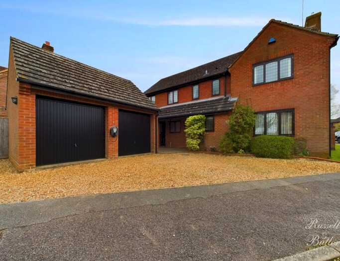 4 Bedroom Detached House For Sale In Shepperds Close, North Marston, MK18