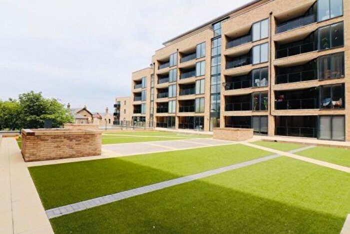 2 Bedroom Flat To Rent In Pullman Court, Grays, RM17