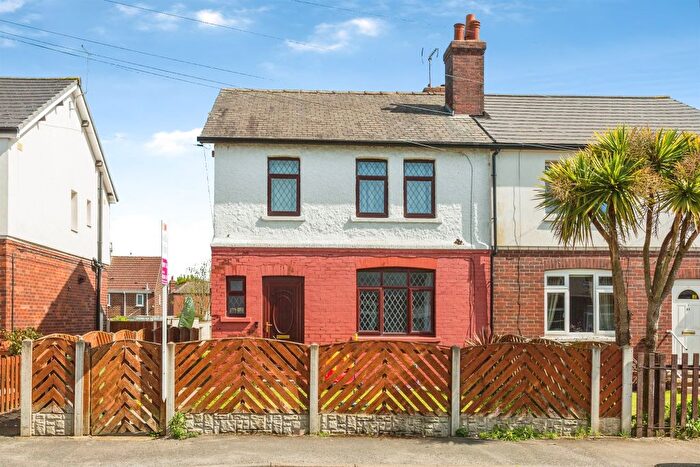 3 Bedroom Semi Detached House For Sale In Walton View, Crofton, Wakefield, WF4