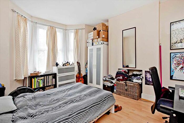 5 Bedroom Semi-Detached House To Rent In Worthington Road, Surbiton, KT6