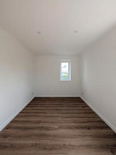 1 Bedroom End Of Terrace House To Rent In Lichfield Road, London, NW2