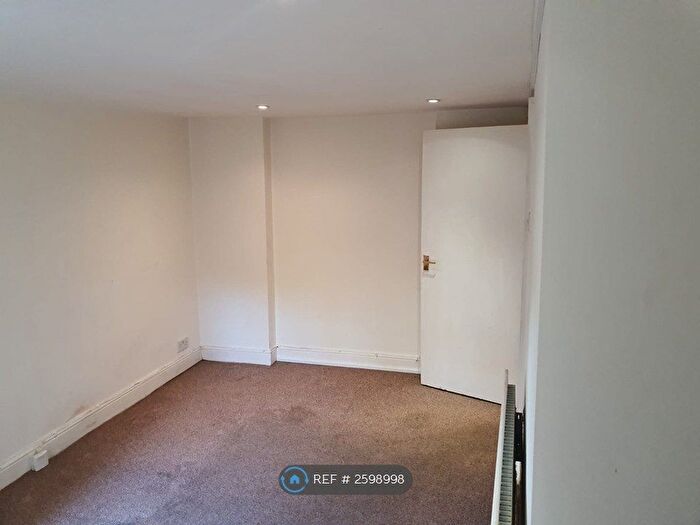 1 Bedroom Flat To Rent In Malden Road, London, NW5