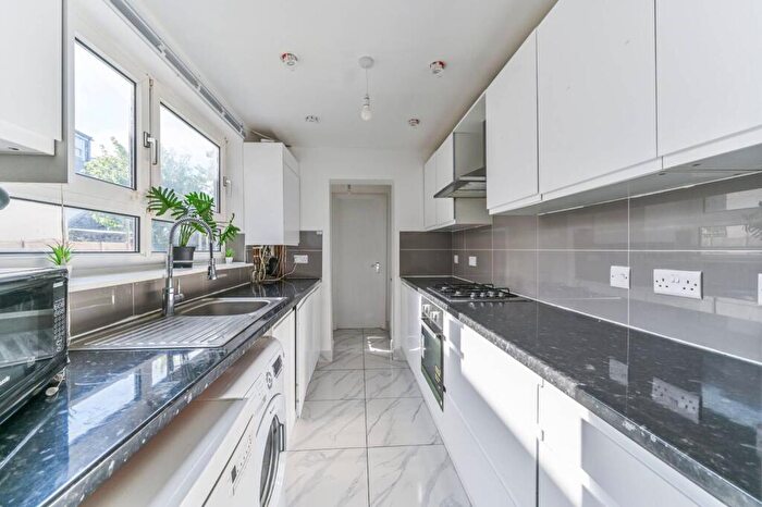 4 Bedroom Semi-Detached House To Rent In Portland Road, Kingston, Kingston Upon Thames, KT1