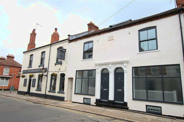 1 Bedroom Flat To Rent In Overstone Road, Northampton, NN1