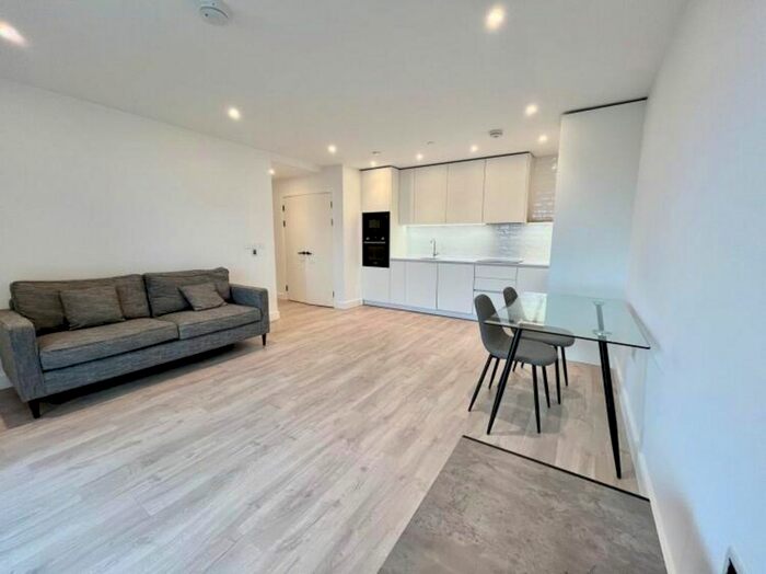 2 Bedroom Flat To Rent In Celeste House, Grand Union, HA0