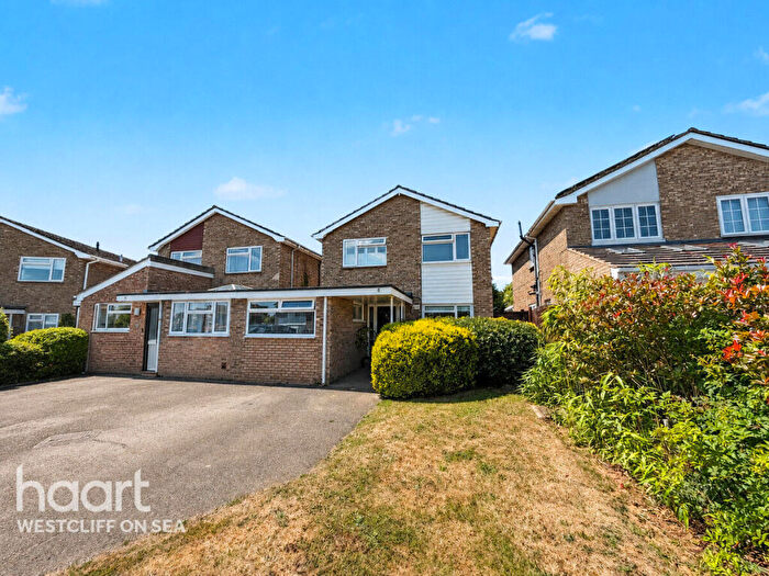 4 Bedroom Detached House For Sale In Fortescue Chase, Southend-On-Sea, SS1