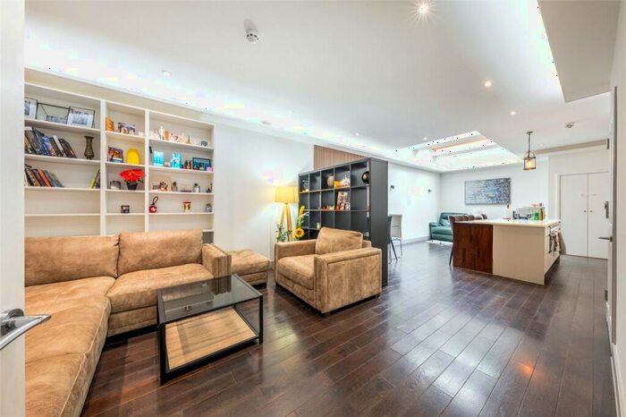 4 Bedroom Semi-Detached House To Rent In Westbere Road, London, NW2