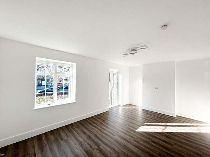 3 Bedroom Town House To Rent In Sheaveshill Court, London, NW9