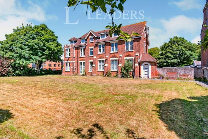 3 Bedroom Flat To Rent In Fitzalan Road, Littlehampton BN17