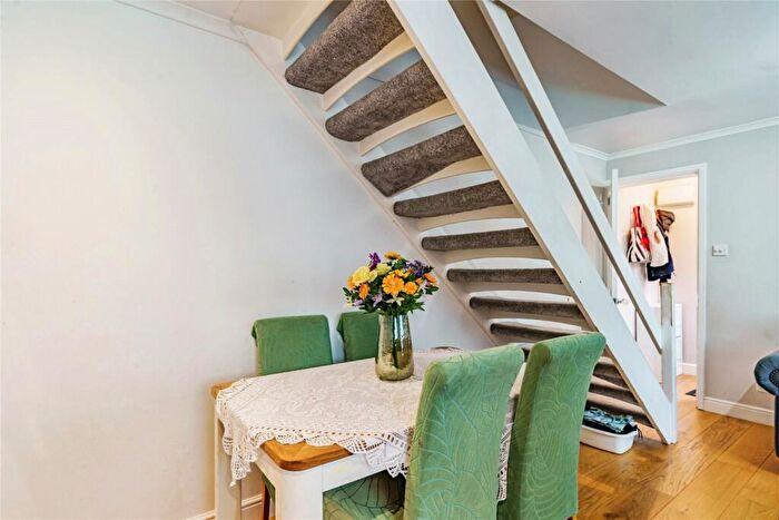 1 Bedroom End Of Terrace House For Sale In Jersey Road, Crawley, West Sussex, RH11