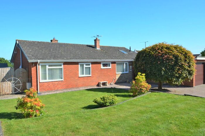 3 Bedroom Bungalow For Sale In Elmside, Willand, Cullompton, Devon, EX15