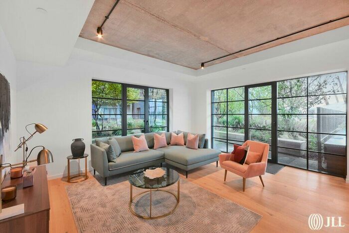 3 Bedroom Flat To Rent In Agar House, London, E14