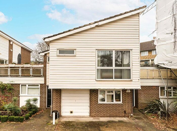 2 Bedroom Flat To Rent In Clarence Avenue, Clapham, SW4