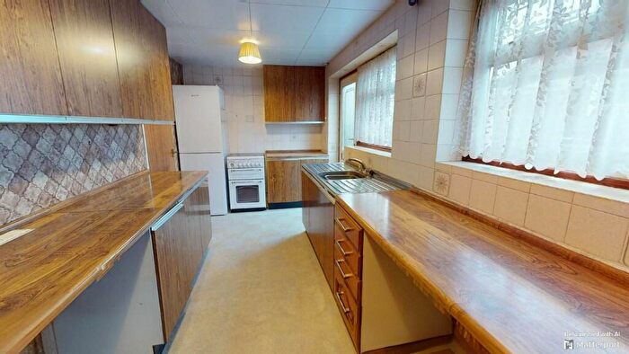2 Bedroom Chalet For Sale In Wheatley Road, Corringham, Essex, SS17