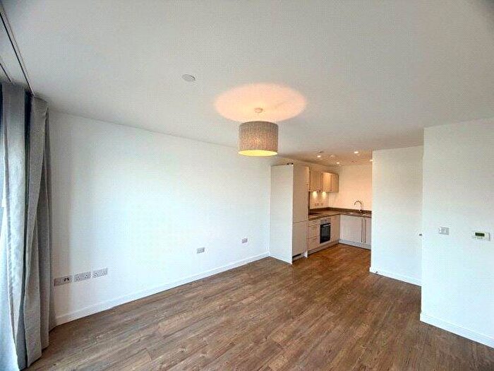 1 Bedroom Flat To Rent In Azera, Capstan Road, SO19