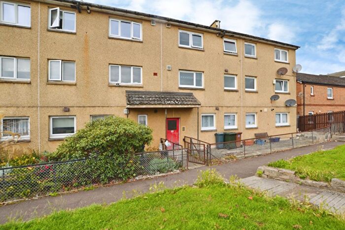3 Bedroom Flat To Rent In Pennywell Medway, Edinburgh, EH4