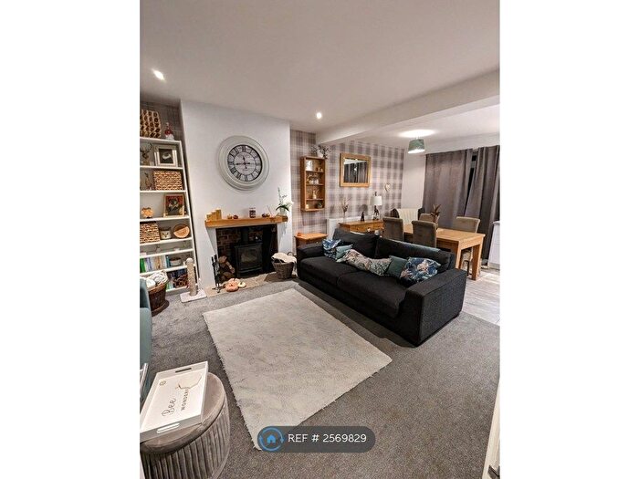 3 Bedroom Semi-Detached House To Rent In Malvern Street, Standish, Wigan, WN6