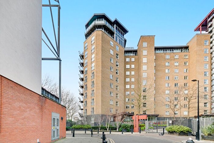 2 Bedroom Flat For Sale In Hutchings Street, London, E14