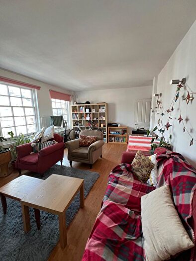 2 Bedroom Flat To Rent In Stoke Newington High Street, London, N16