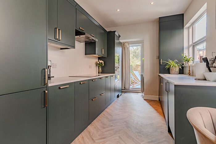 3 Bedroom Terraced House For Sale In Sunnycroft Road, Western Park, LE3