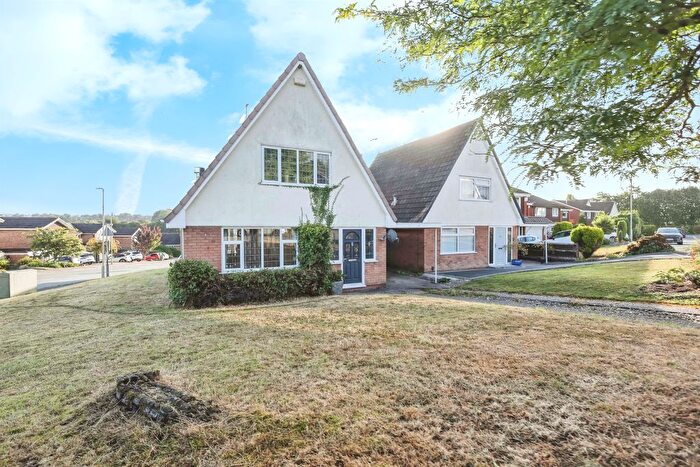 3 Bedroom Detached House For Sale In Naseby Drive, Halesowen, B63