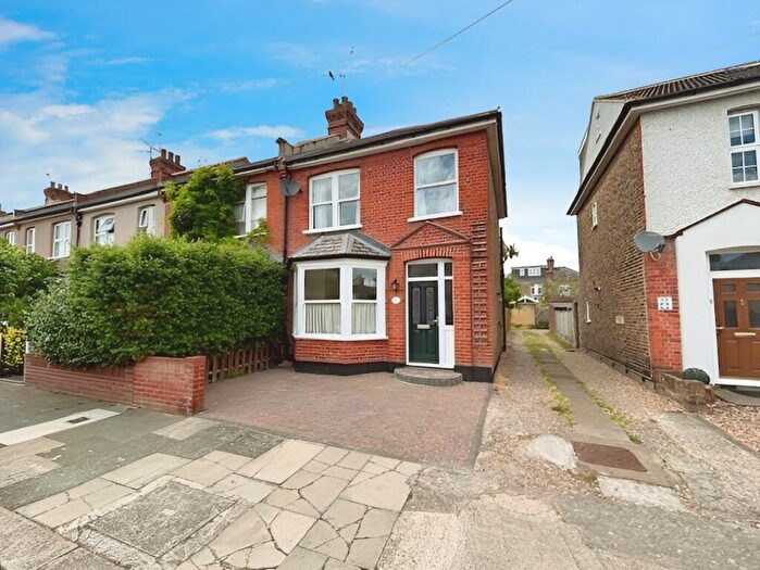 2 Bedroom End Of Terrace House To Rent In St. Lawrence Road, Upminster, RM14