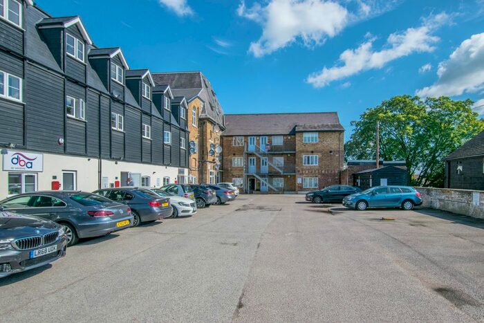 1 Bedroom Maisonette To Rent In Brewery Road, Hoddesdon, EN11