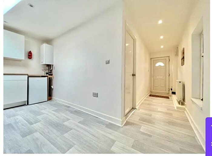 Studio To Rent In Shere Road, Ilford, IG2