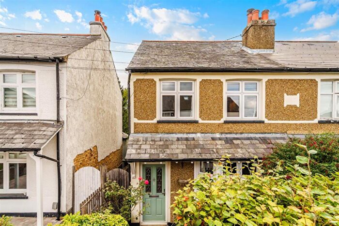 3 Bedroom Semi-Detached House For Sale In Duffield Road, Walton On The Hill, KT20