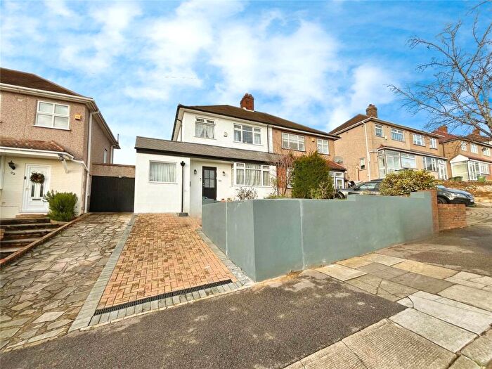 4 Bedroom Semi-Detached House For Sale In Dunblane Road, London, Eltham, SE9
