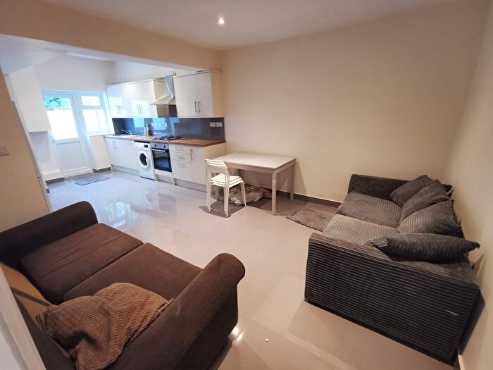 6 Bedroom Terraced House To Rent In Magdalen Road, Oxford, OX4