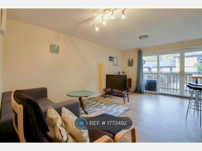 2 Bedroom Flat To Rent In Oldbrook, Milton Keynes, MK6